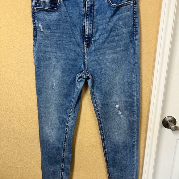 Stradivarius High Waist Denim Jeans - Picture 1 of 3